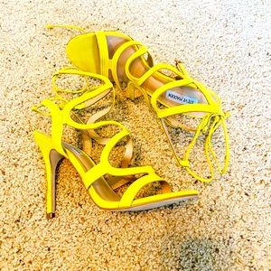 Steve Madden back tie sandals size 10. Like new!